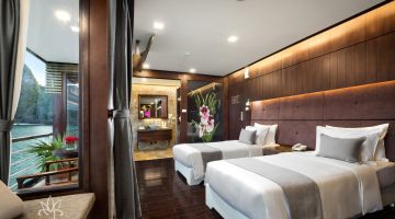 Suite Cabin With Balcony