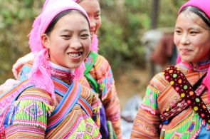 Coc Ly Tuesday Market - Sapa 3 Days 2 Nights - Stay In Hotel Transfer By Limo