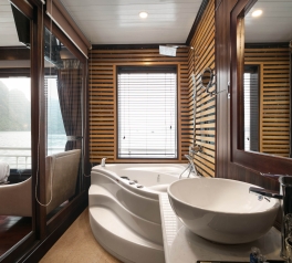 Halong_luxury_2days_1night_Alisa_cruise