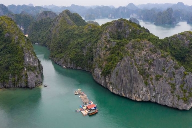 DAY 1: TUAN CHAU MARINA - LAN HA BAY - DARK & BRIGHT CAVE