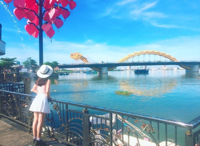 Top-20-Khach-San-Gan-Cau-Rong-Da-Nang-hoian.tv-7