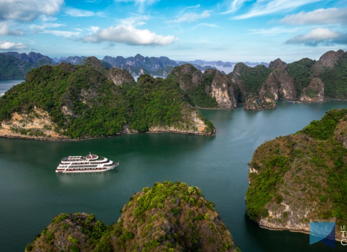 tau-vip-ha-long-gia-re