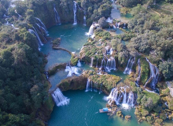 ban-gioc-waterfall-vietnam-pacgkage-tour
