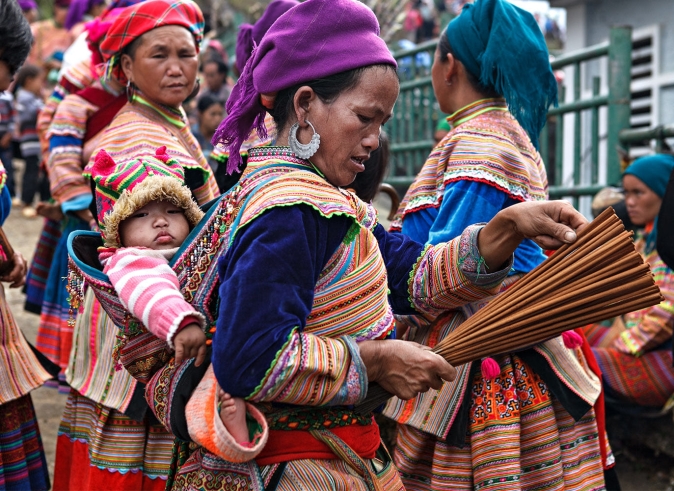 bac_ha_market_funny_travel