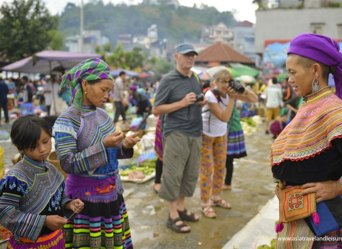 tour_to_bac_ha_market