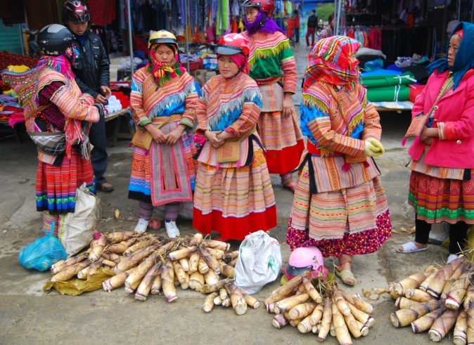 can_cau_market_package_tour