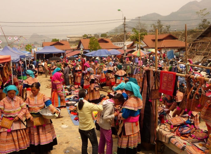 can_cau_market_saturday_tour