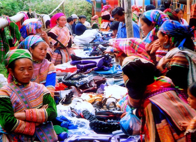 sapa_traditional_market_tour