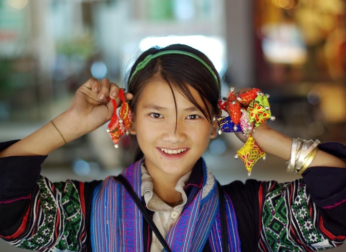 Unidentified-cute-girl-of-the-flower-H'mong-