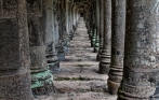 tour_in_cambodia_funny_travel