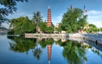 Tran-Quoc-pagoda-in-early-morning-