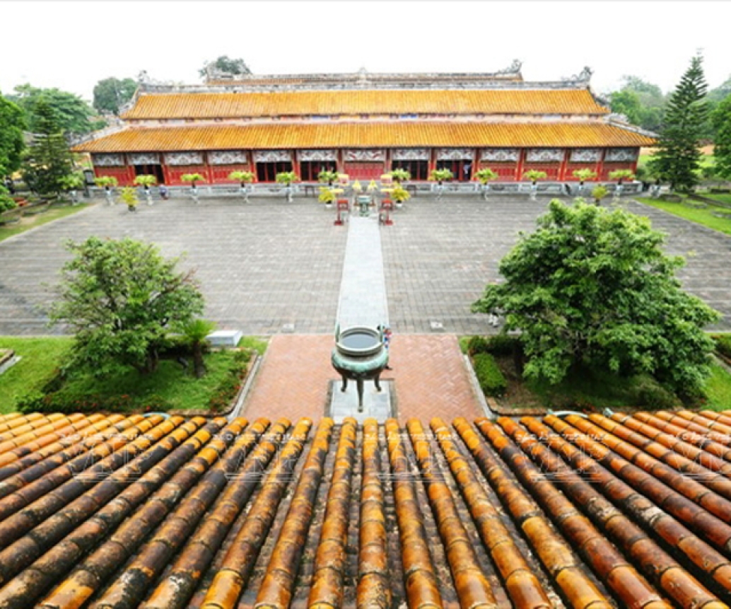 Discovering Hue by bicycle