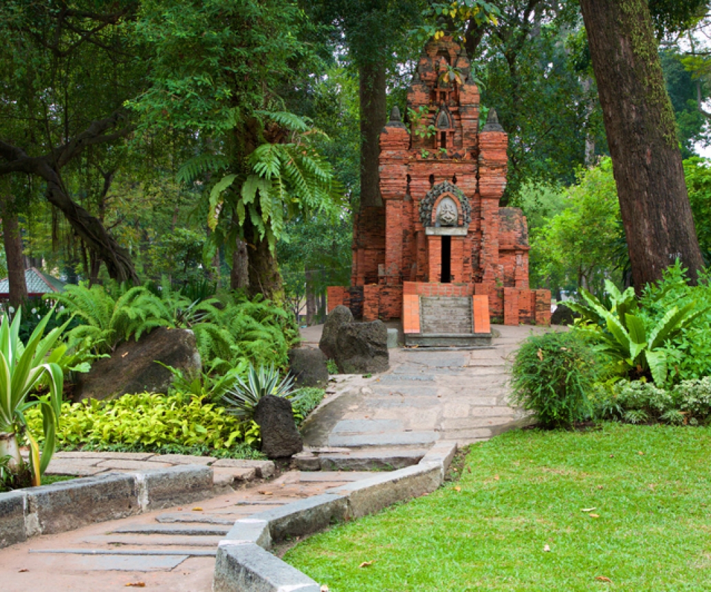 Explore Tao Dan Park