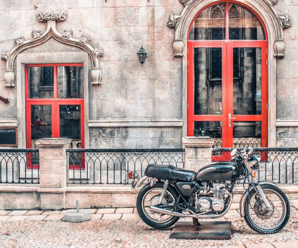 How to cross the road in Hanoi