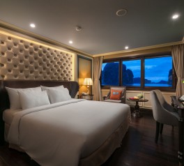Athena_cruise_halong