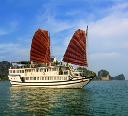 Carina_cruise_halong_2days1night