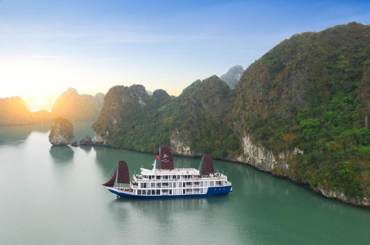 Du Thuyền Lapinta Luxury