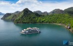 tau-5-sao-be-boi-dep-nhat-vinh-ha-long