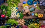 street_market_in_hanoi_funny_travel_bike_tour