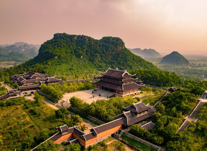 bai_dinh_temple_one_day_tour_funny_Travel