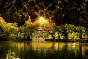 Trang An Mua Caves Day Tour