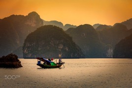Bai Tu Long Bay